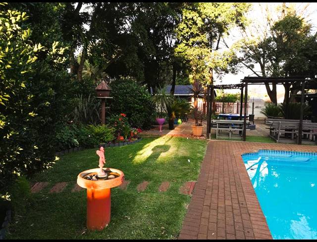 5 BEDROOM HOUSE FOR SALE IN THREE RIVERS